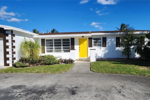 Villa ou maison à vendre à Pembroke Pines, Floride: 3 chambres, 146.6 m2 № 1389950 - photo 1