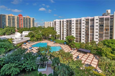 Condo in Sunny Isles Beach, Florida, 1 bedroom  № 1390084 - photo 2