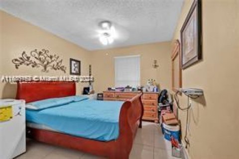 Condominio en venta en Hialeah, Florida, 2 dormitorios, 92.53 m2 № 1438332 - foto 17