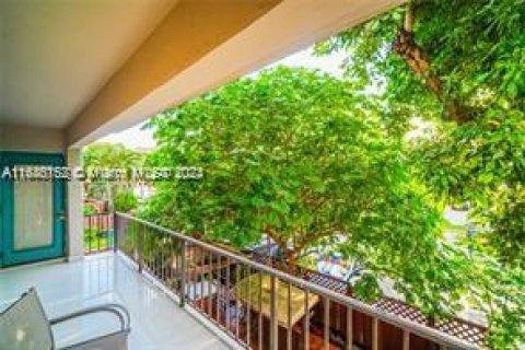 Condominio en venta en Hialeah, Florida, 2 dormitorios, 92.53 m2 № 1438332 - foto 21