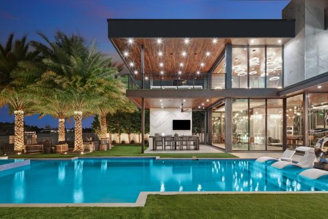 Villa ou maison à vendre à Fort Lauderdale, Floride: 6 chambres, 1215.53 m2 № 1098988 - photo 1