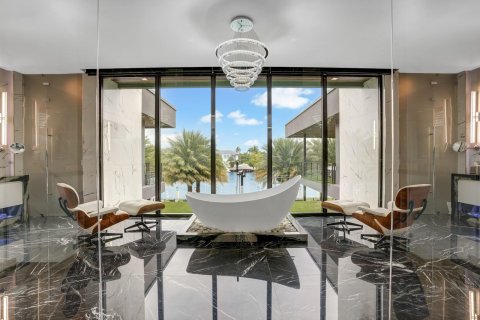 Villa ou maison à vendre à Fort Lauderdale, Floride: 6 chambres, 1215.53 m2 № 1098988 - photo 11