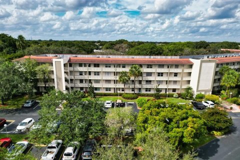 Condo in Coconut Creek, Florida, 2 bedrooms  № 1098989 - photo 5