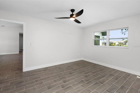 House in Punta Gorda, Florida 3 bedrooms, 142.79 sq.m. № 1084661 - photo 24