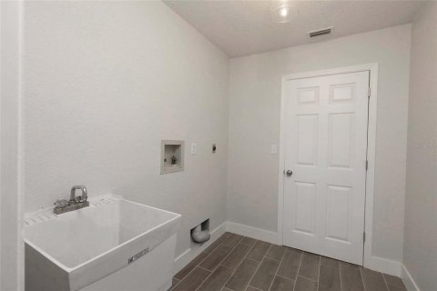 House in Punta Gorda, Florida 3 bedrooms, 142.79 sq.m. № 1084661 - photo 29