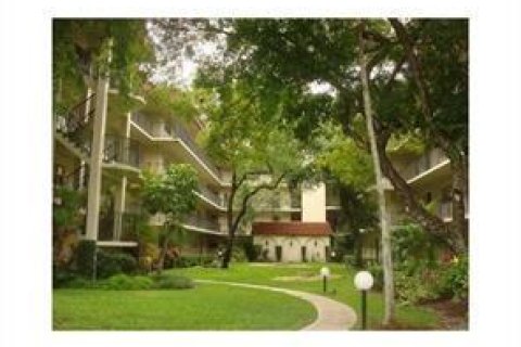 Condominio en venta en Lauderhill, Florida, 2 dormitorios, 111.48 m2 № 627340 - foto 20