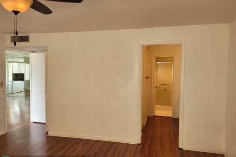 Condominio en venta en Lauderhill, Florida, 2 dormitorios, 111.48 m2 № 627340 - foto 6