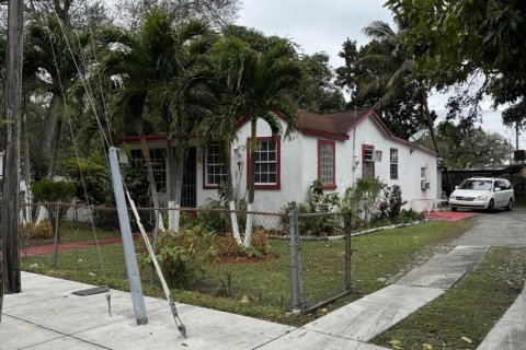House in Miami Gardens, Florida 1 bedroom, 100.33 sq.m. № 994349 - photo 12