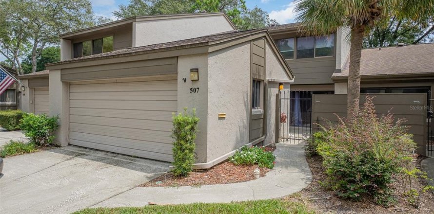 Townhouse in Fern Park, Florida 3 bedrooms, 175.49 sq.m. № 1312480