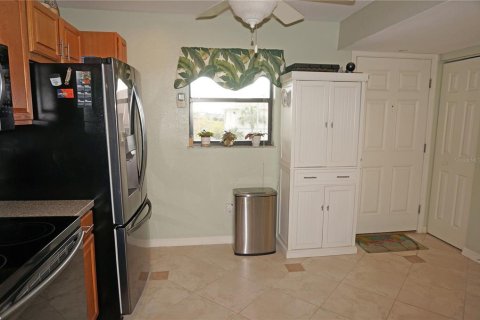 Copropriété à vendre à Punta Gorda, Floride: 2 chambres, 107.12 m2 № 1004176 - photo 13