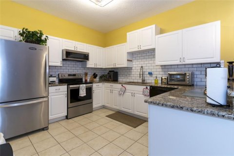 Condo in Kissimmee, Florida, 3 bedrooms  № 1319935 - photo 14