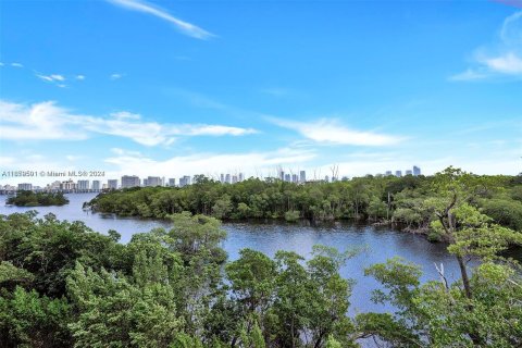 Copropriété à vendre à North Miami Beach, Floride: 3 chambres, 144.56 m2 № 1365896 - photo 1