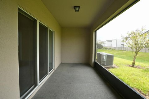 Townhouse in Davenport, Florida 3 bedrooms, 140 sq.m. № 1369798 - photo 14