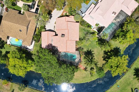 Купить виллу или дом в Корал-Спрингс, Флорида 5 спален, 380.9м2, № 1160507 - фото 2