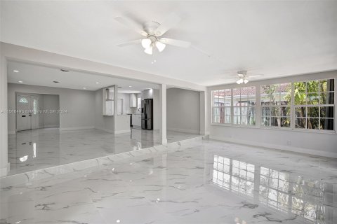 House in Fort Lauderdale, Florida 3 bedrooms, 156.17 sq.m. № 1116385 - photo 11