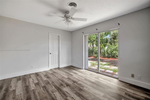 House in Fort Lauderdale, Florida 3 bedrooms, 156.17 sq.m. № 1116385 - photo 14