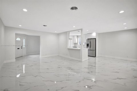 Casa en venta en Fort Lauderdale, Florida, 3 dormitorios, 156.17 m2 № 1116385 - foto 6