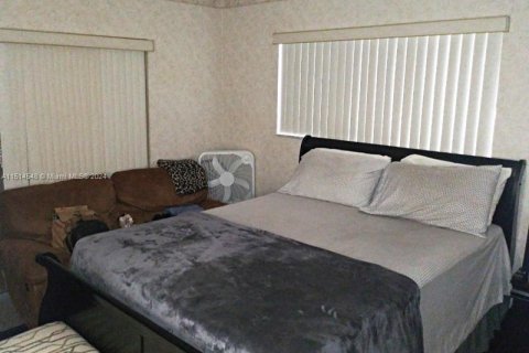 Condo in Lake Worth, Florida, 2 bedrooms  № 954030 - photo 5
