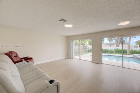 Casa en venta en Plantation, Florida, 4 dormitorios, 243.59 m2 № 1310430 - foto 30