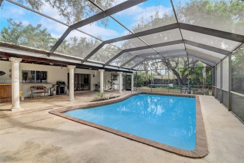 Villa ou maison à vendre à Palmetto Bay, Floride: 3 chambres, 162.3 m2 № 845757 - photo 3