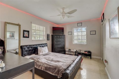 Casa en venta en Palmetto Bay, Florida, 3 dormitorios, 162.3 m2 № 845757 - foto 16