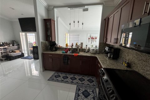 Villa ou maison à vendre à Hialeah, Floride: 3 chambres, 178.84 m2 № 1362172 - photo 5