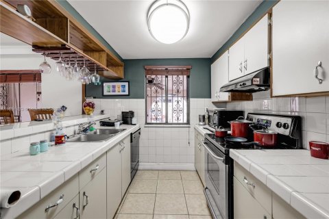 Adosado en venta en Miami, Florida, 3 dormitorios, 151.06 m2 № 1333276 - foto 13