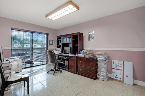 Adosado en venta en Miami, Florida, 3 dormitorios, 151.06 m2 № 1333276 - foto 26