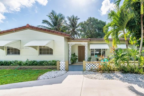 Villa ou maison à vendre à Miami, Floride: 3 chambres, 110.46 m2 № 1365720 - photo 18