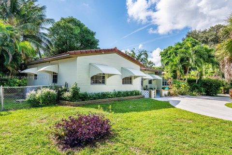 Villa ou maison à vendre à Miami, Floride: 3 chambres, 110.46 m2 № 1365720 - photo 2