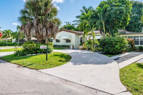 Villa ou maison à vendre à Miami, Floride: 3 chambres, 110.46 m2 № 1365720 - photo 1