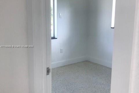 Commercial property in Miami, Florida 274.8 sq.m. № 5697 - photo 26