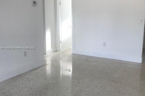 Commercial property in Miami, Florida 274.8 sq.m. № 5697 - photo 27