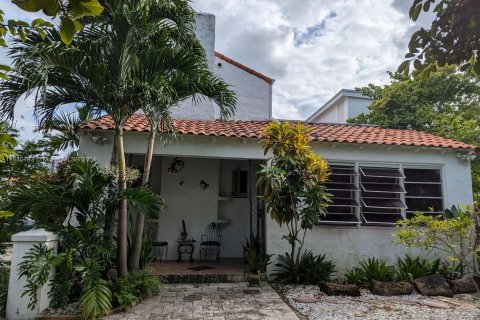 Casa en venta en Miami, Florida, 3 dormitorios, 251.95 m2 № 1409283 - foto 1