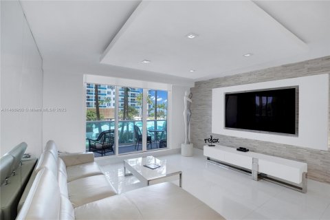 Condo in Miami Beach, Florida, 1 bedroom  № 571205 - photo 7