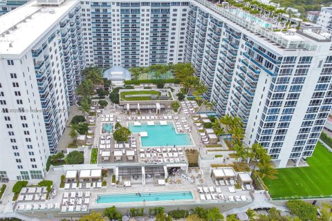 Condo in Miami Beach, Florida, 1 bedroom  № 571205 - photo 19