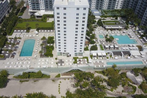 Condo in Miami Beach, Florida, 1 bedroom  № 571205 - photo 21