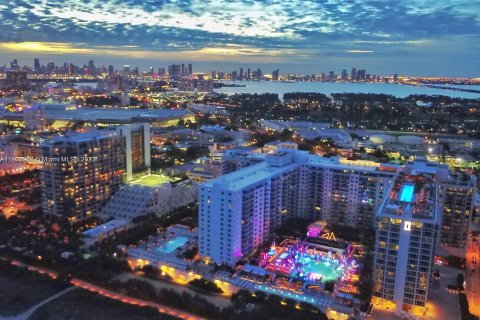 Condo in Miami Beach, Florida, 1 bedroom  № 571205 - photo 22