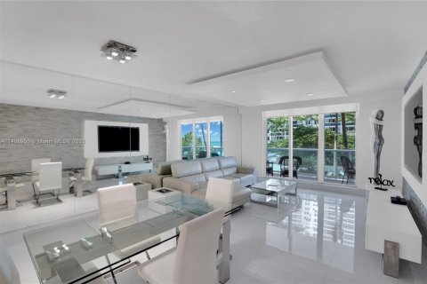 Condo in Miami Beach, Florida, 1 bedroom  № 571205 - photo 5