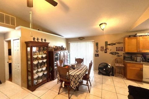 Villa ou maison à vendre à Kissimmee, Floride: 3 chambres, 105.17 m2 № 1335261 - photo 7