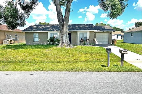 House in Kissimmee, Florida 3 bedrooms, 105.17 sq.m. № 1335261 - photo 1