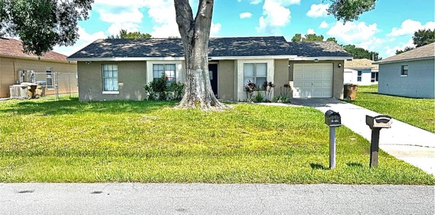 House in Kissimmee, Florida 3 bedrooms, 105.17 sq.m. № 1335261