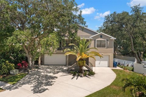 Villa ou maison à vendre à Palm Harbor, Floride: 4 chambres, 339.09 m2 № 1267794 - photo 1