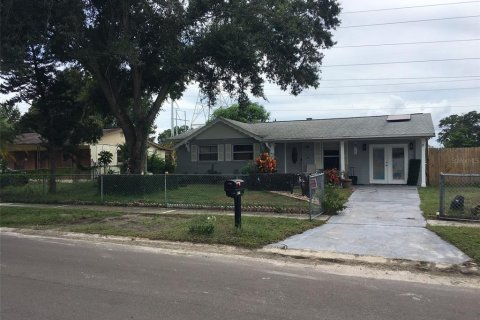 House in Tampa, Florida 3 bedrooms, 117.06 sq.m. № 1363468 - photo 7