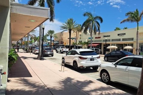 Condo in Miami Beach, Florida, 2 bedrooms  № 1327604 - photo 3