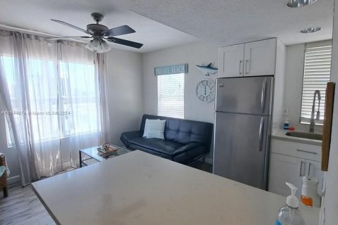 Copropriété à vendre à Miami Beach, Floride: 2 chambres, 59.83 m2 № 1327604 - photo 13