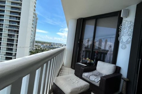 Condo in Aventura, Florida, 2 bedrooms  № 1327567 - photo 27