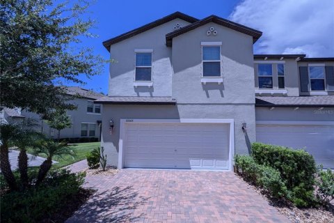 Townhouse in Tampa, Florida 4 bedrooms, 210.14 sq.m. № 1296837 - photo 1