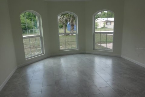 House in DeLand, Florida 3 bedrooms, 173.63 sq.m. № 1200764 - photo 6