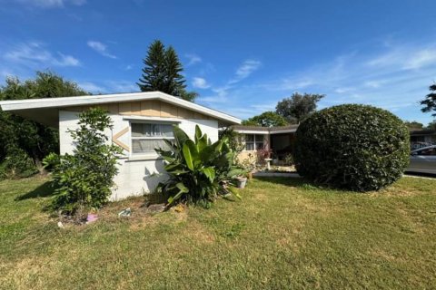 Casa en venta en Sarasota, Florida, 2 dormitorios, 118.17 m2 № 1372155 - foto 2